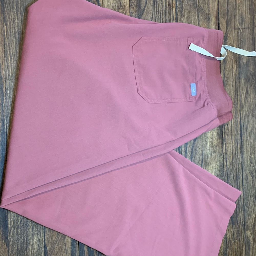 Mauve Figs Livingston Scrub Pant size Large EUC
